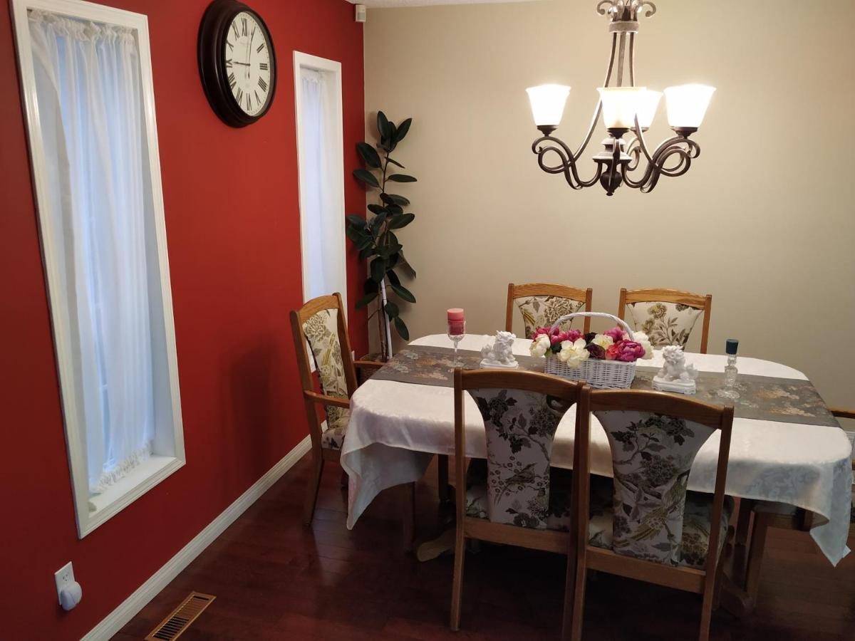 Brother Li Homestay Калґарі Екстер'єр фото